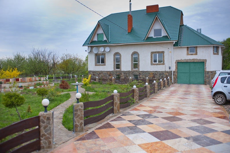 Срочно продам дом 400кв.м. Киевская обл, Фастовский р-н, с.Велика Снитинка