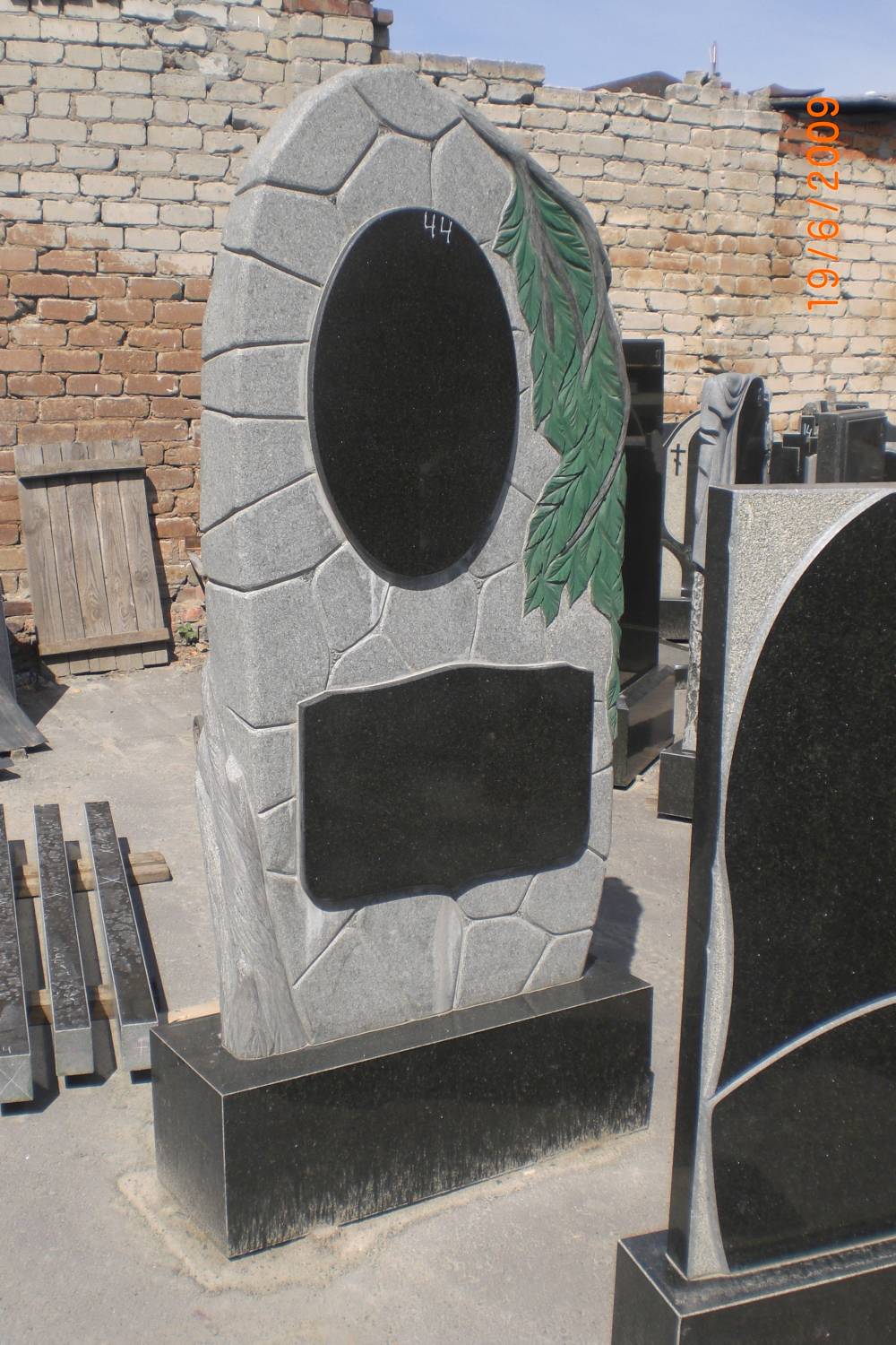 Памятники гранитные