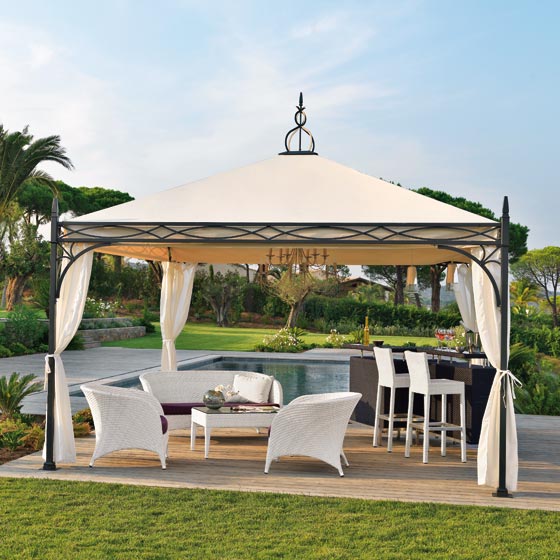 Мебель для улицы, террасы из искусственного ротанга.