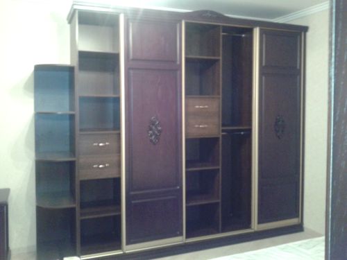 Мебель серийная и на заказ из натурального дерева от производителя.