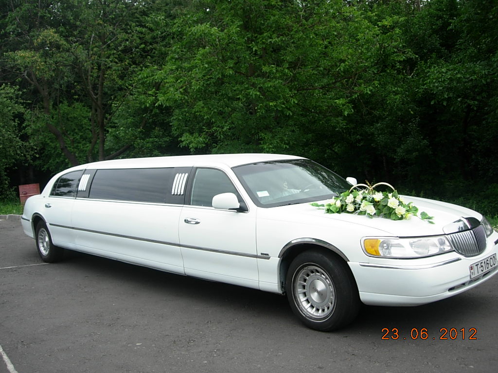 Лимузин на праздник - прокат Лимузинов в Киеве