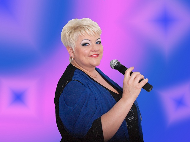 Тамада + музыка (живая,дискотека).Выездная церемония.